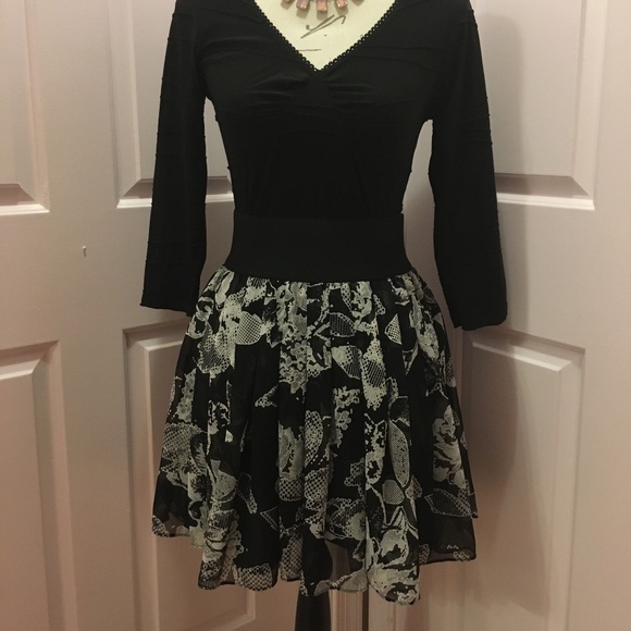 Limited Design Studio Skirt EUC! - Picture 4 of 5